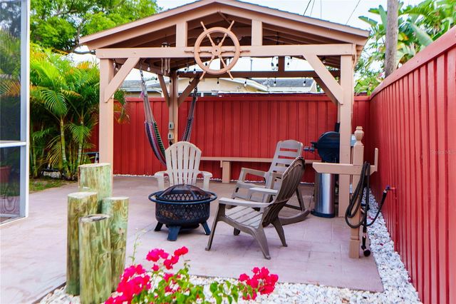 4350 37TH AVENUE N, St Petersburg, FL 33713