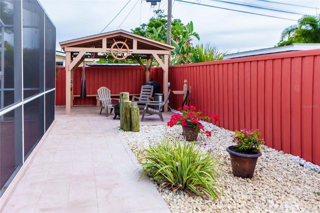 4350 37TH AVENUE N, St Petersburg, FL 33713