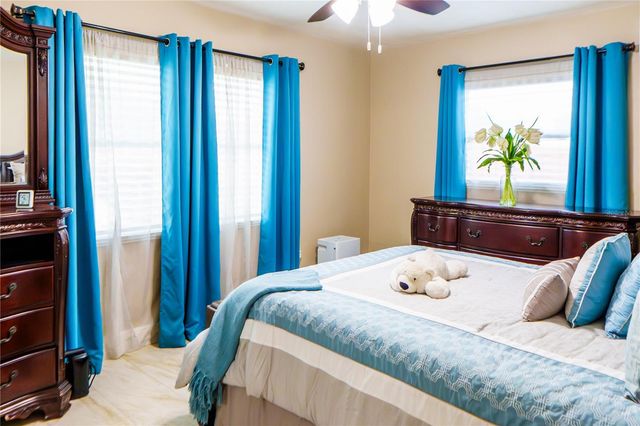 4350 37TH AVENUE N, St Petersburg, FL 33713