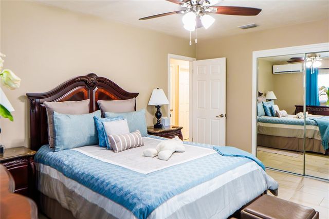 4350 37TH AVENUE N, St Petersburg, FL 33713