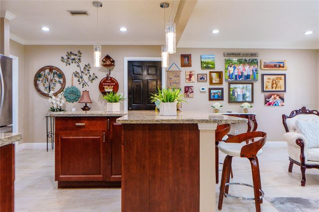 4350 37TH AVENUE N, St Petersburg, FL 33713
