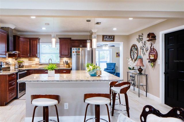 4350 37TH AVENUE N, St Petersburg, FL 33713
