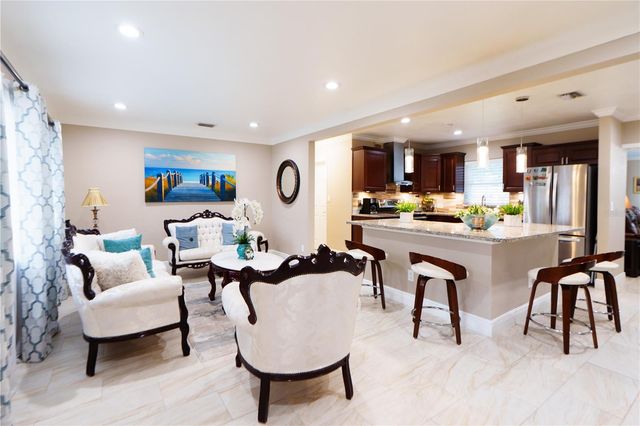 4350 37TH AVENUE N, St Petersburg, FL 33713