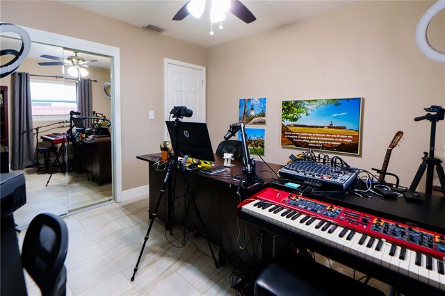 4350 37TH AVENUE N, St Petersburg, FL 33713