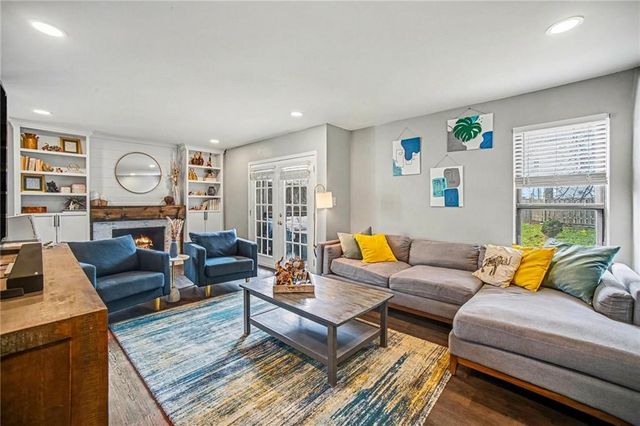 10016 N Cherry Drive, Kansas City, MO 64155