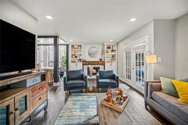 10016 N Cherry Drive, Kansas City, MO 64155