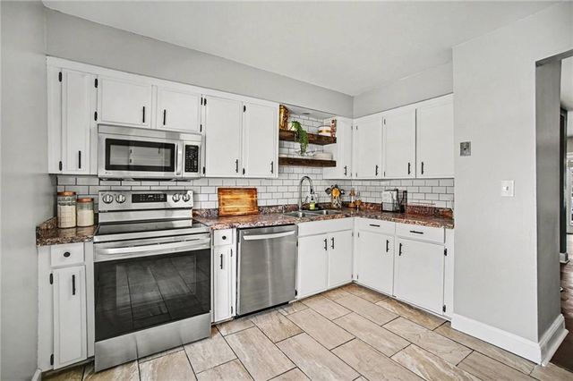 10016 N Cherry Drive, Kansas City, MO 64155