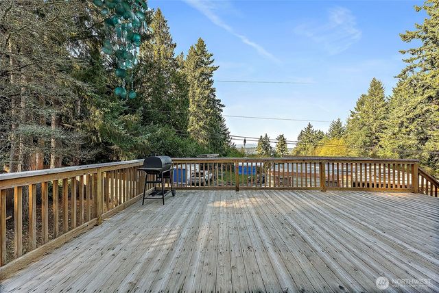5432 Pineridge Court NE, Bremerton, WA 98311