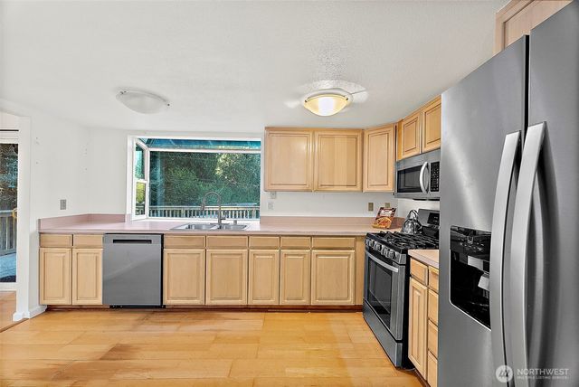 5432 Pineridge Court NE, Bremerton, WA 98311