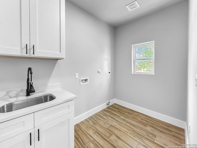 301 Hiram Cook, Blanco, TX 78606