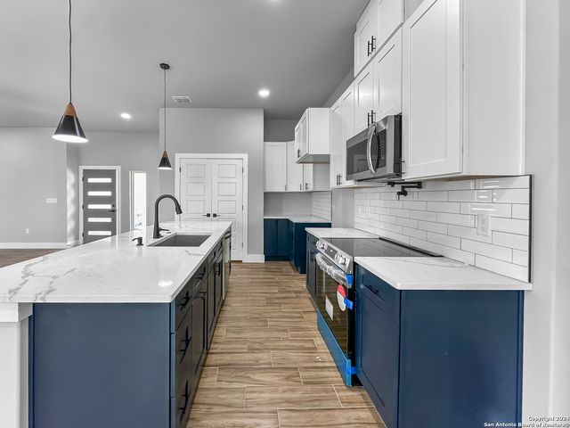 301 Hiram Cook, Blanco, TX 78606