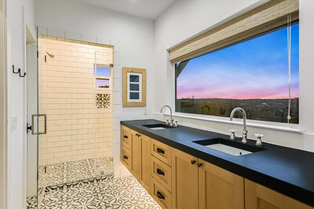 211 Ronay DR, Spicewood, TX 78669