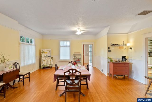 292 17th St SE, Salem, OR 97301