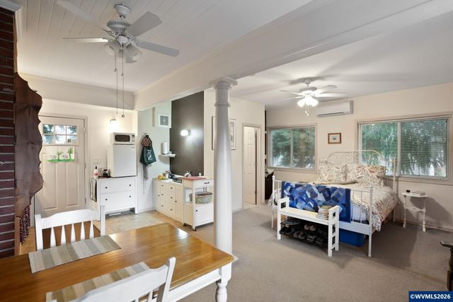 292 17th St SE, Salem, OR 97301