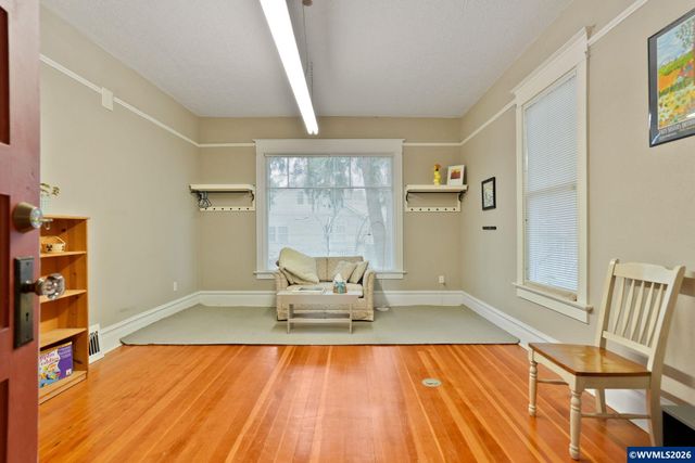 292 17th St SE, Salem, OR 97301