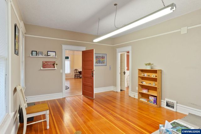 292 17th St SE, Salem, OR 97301