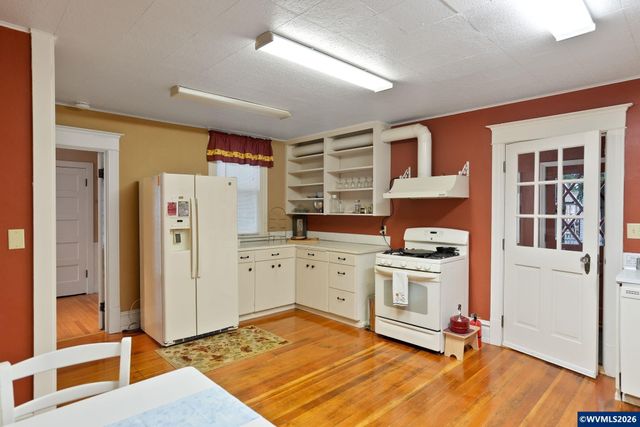 292 17th St SE, Salem, OR 97301