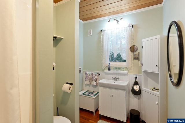 292 17th St SE, Salem, OR 97301