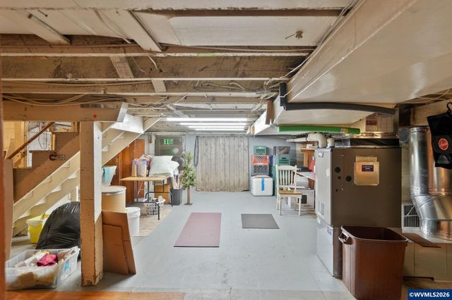 292 17th St SE, Salem, OR 97301