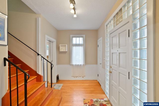 292 17th St SE, Salem, OR 97301