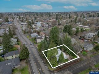 292 17th St SE, Salem, OR 97301