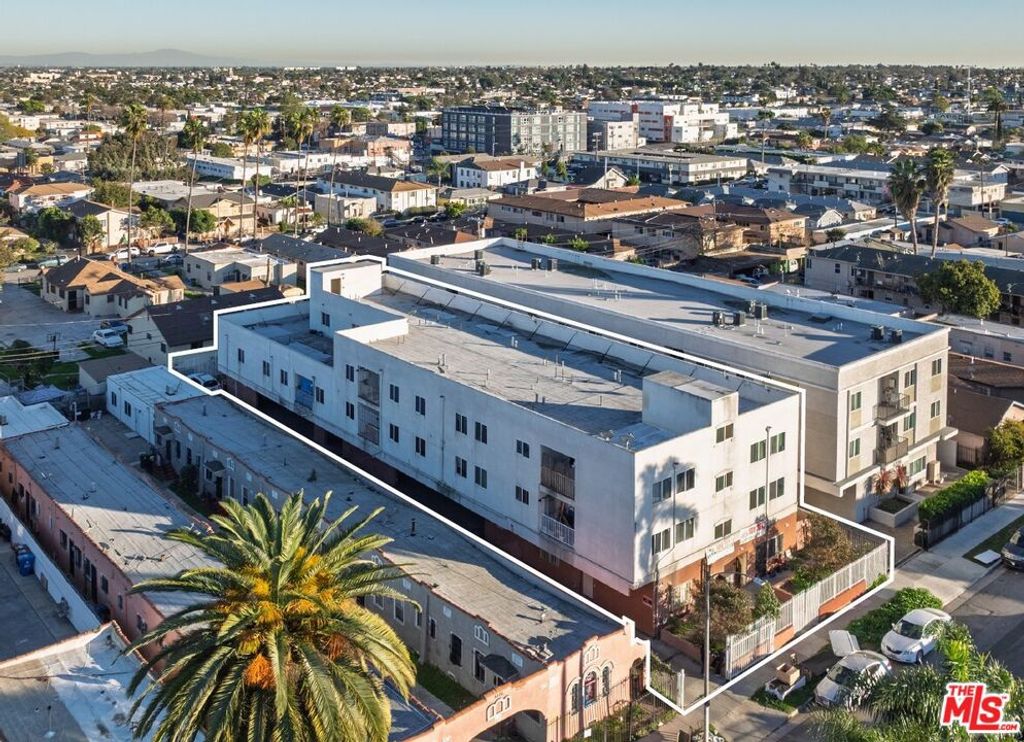 Image 1 of property listing at 6334 Brynhurst Avenue, Los Angeles, CA 90043