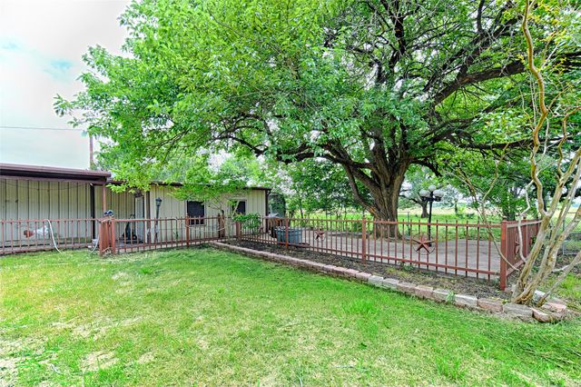 18692 County Road 334, Quinlan, TX 75474