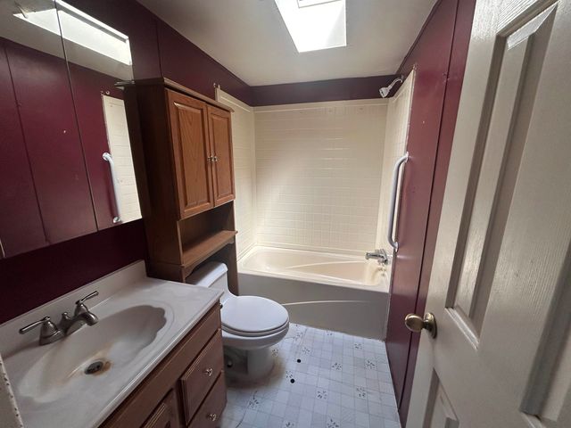 136 Sherwood Glen, Somersworth, NH 03878