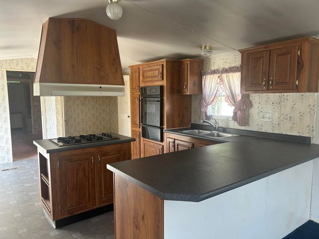 136 Sherwood Glen, Somersworth, NH 03878