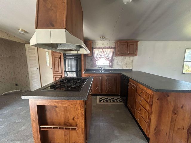 136 Sherwood Glen, Somersworth, NH 03878