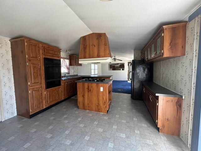136 Sherwood Glen, Somersworth, NH 03878