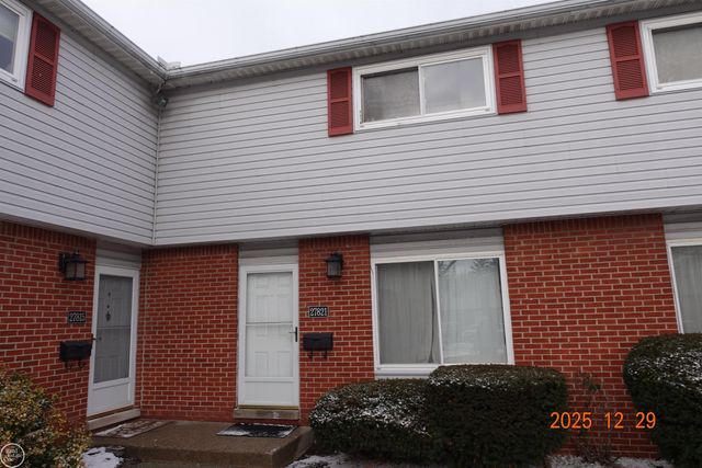 27821 Eastwick Square Drive BLDG 10, Roseville, MI 48066