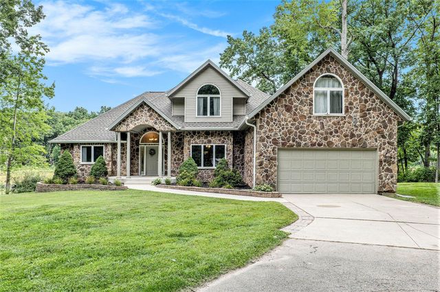 7805 Cougar Drive, Delton, MI 49046