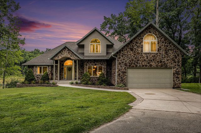 7805 Cougar Drive, Delton, MI 49046