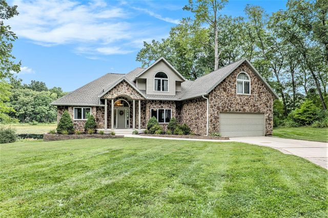 7805 Cougar Drive, Delton, MI 49046