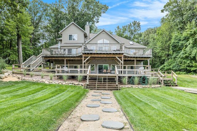 7805 Cougar Drive, Delton, MI 49046
