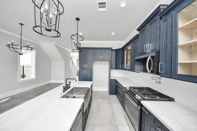 6322 Milwee Street B, Houston, TX 77092