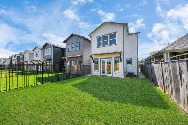 6322 Milwee Street B, Houston, TX 77092