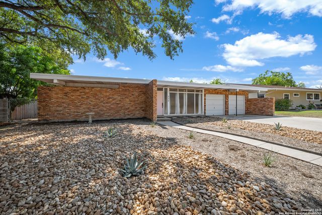 334 E Crestline, San Antonio, TX 78201