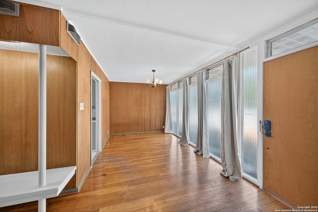 334 E Crestline, San Antonio, TX 78201