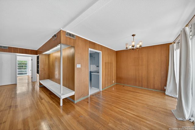 334 E Crestline, San Antonio, TX 78201