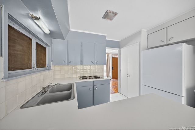 334 E Crestline, San Antonio, TX 78201