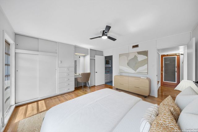 334 E Crestline, San Antonio, TX 78201