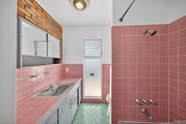 334 E Crestline, San Antonio, TX 78201