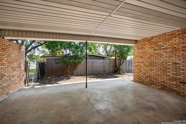 334 E Crestline, San Antonio, TX 78201