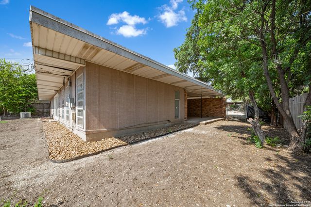 334 E Crestline, San Antonio, TX 78201