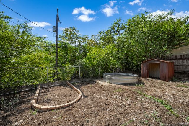 334 E Crestline, San Antonio, TX 78201