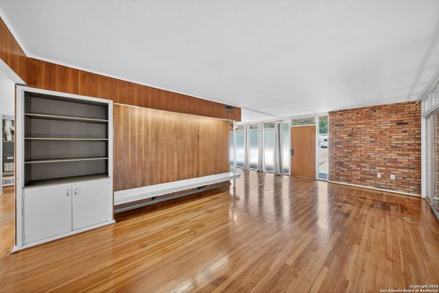 334 E Crestline, San Antonio, TX 78201