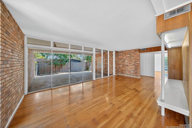 334 E Crestline, San Antonio, TX 78201