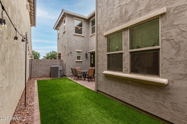 2566 S BETTY Street, Gilbert, AZ 85295